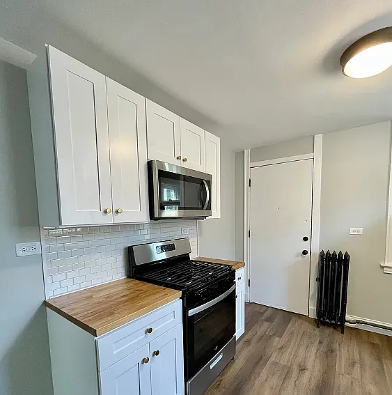 4611 S Prairie Ave #1 — Photo 1