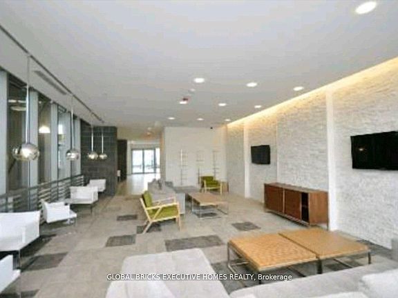 3rd image of 365 Prince Of Wales Dr #408