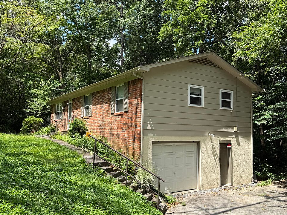 1st image of 4030 Lynncrest Dr NE