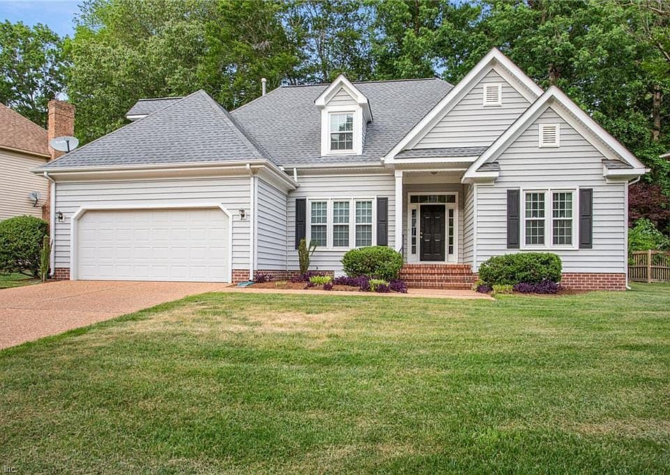 1st image of 203 W Wedgwood Dr