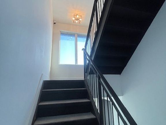 5th image of 653 Maple St