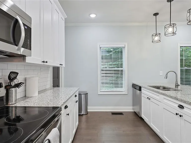 257 Birch St — Photo 5