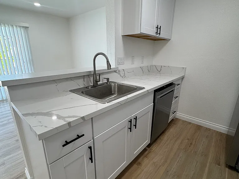 4030 Front St #11 — Photo 4