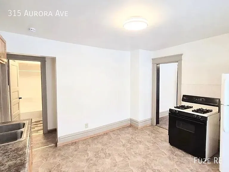 315 Aurora Ave — Photo 6