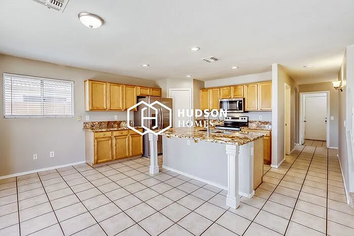 6411 S 23rd Ave — Photo 8
