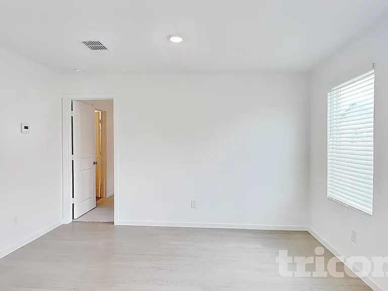 10712 Cowhide Ln — Photo 5