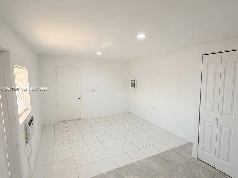 1340 Peri St #U — Photo 3