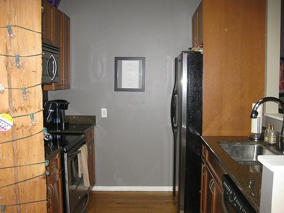 4th image of 225 W Huron St APT 303