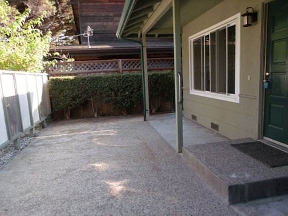 3rd image of 325 Los Altos Dr