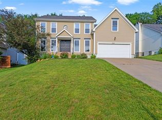 8329 Greenwood Cir, Lenexa, KS 66215