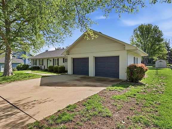 2nd image of 5645 Meadow View Dr