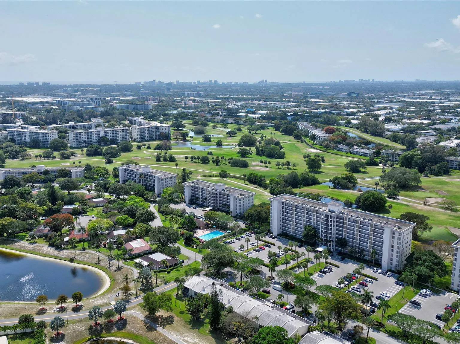 1 bed, 1.0 bath, 852 sqft, $1,900 — Photo 4