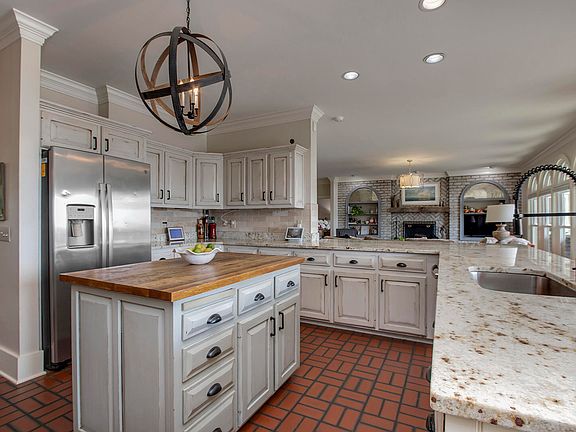 3rd image of 5500 Heathrow Dr