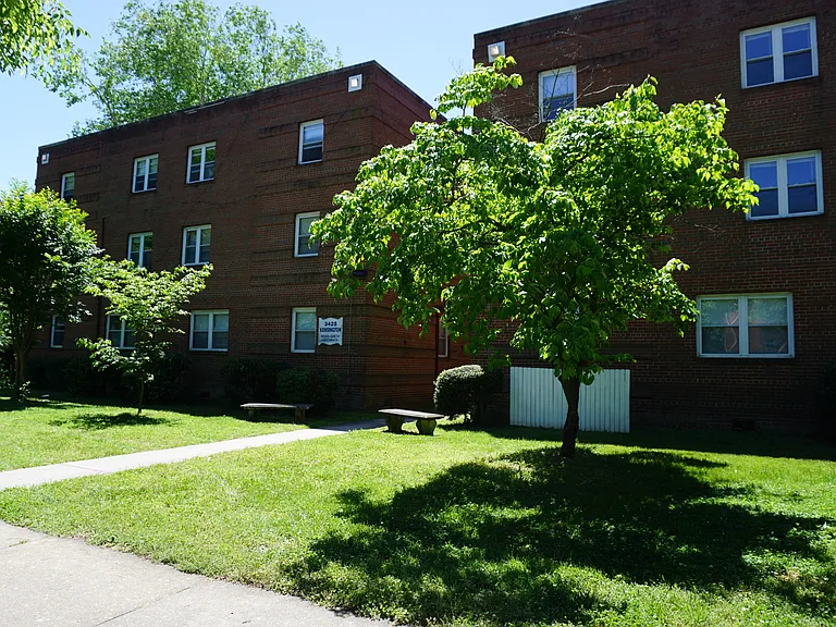 3425 Kensington Avenue — Photo 4