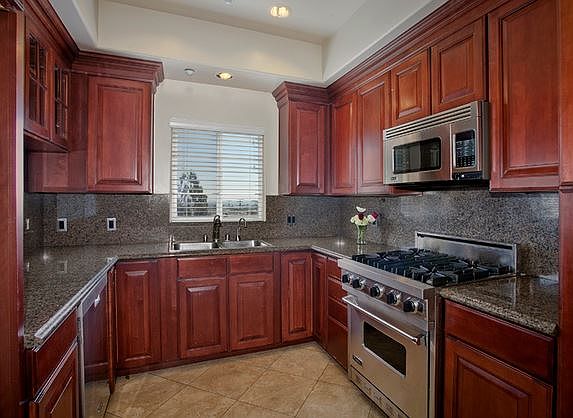 3rd image of 1271 Federal Ave APT 302
