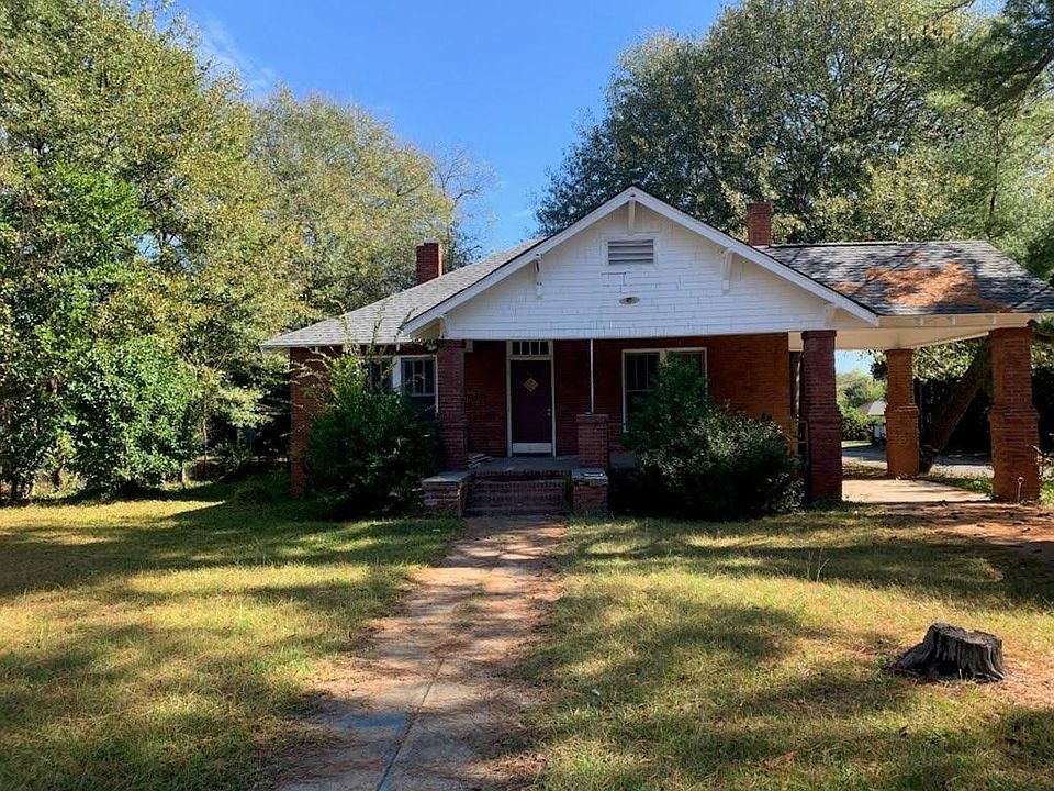Front yard view of 4196 Mikado triplex