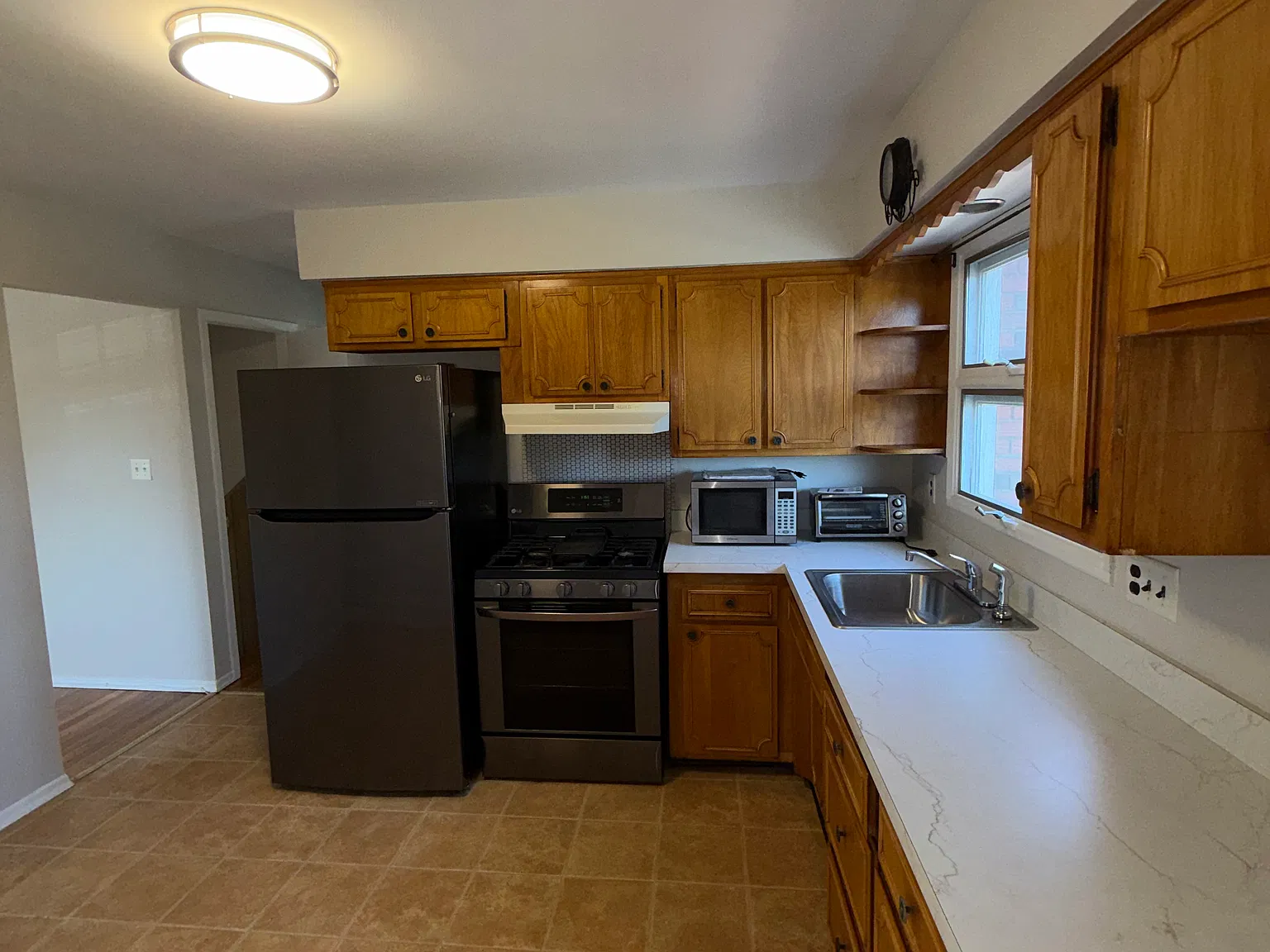 2 bed, 1100 sqft, $2,500 — Photo 4