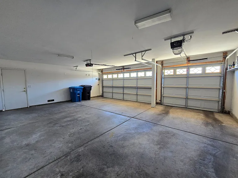 8244 W Gilmore Ave — Photo 45