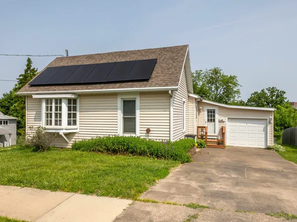 1165 Oak St, Dubuque, IA 52003