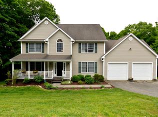 24 Brookfield Mdws, Brookfield, CT 06804