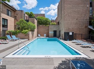 130 Spruce St APT 8A, Philadelphia, PA 19106