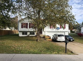 4 E Crestview Dr, O'Fallon, MO 63366