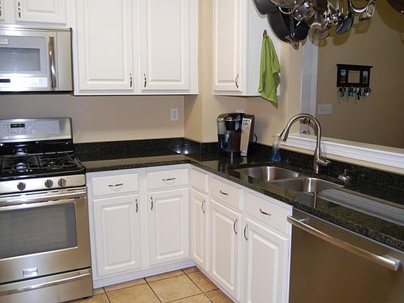 3rd image of 805 Tribble Cove Dr