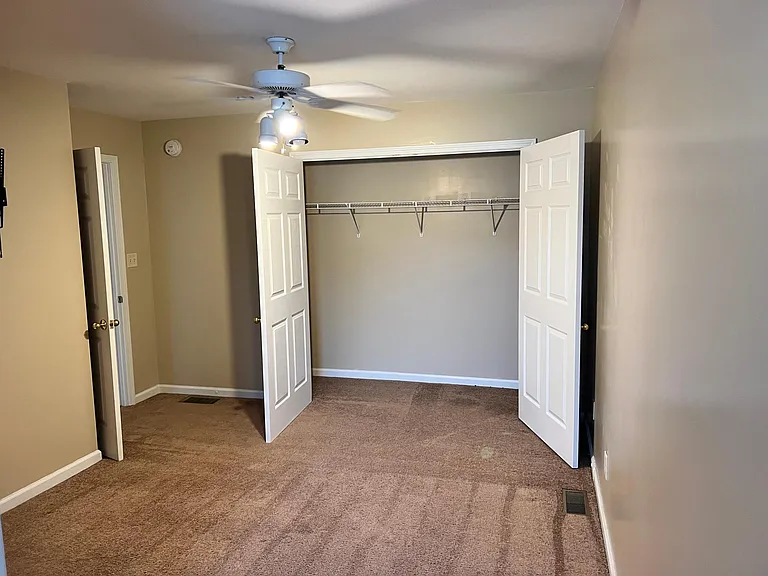 609 Hampton Way #1 — Photo 3
