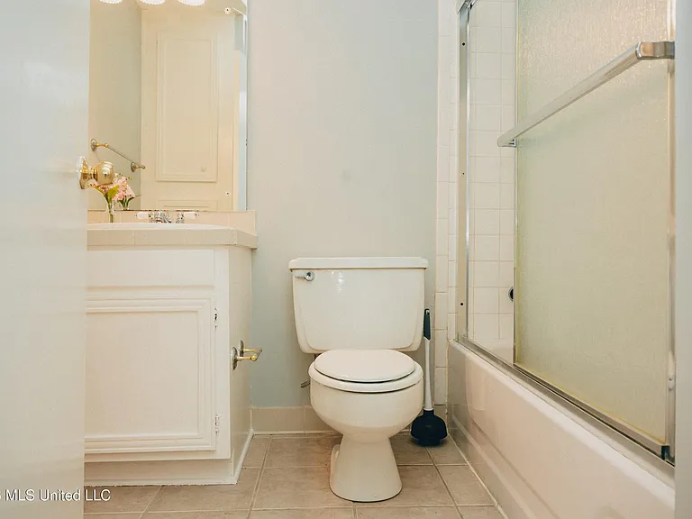 5125 Old Canton Rd #201 — Photo 7