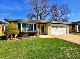 1895 Birch St, Des Plaines, IL 60018