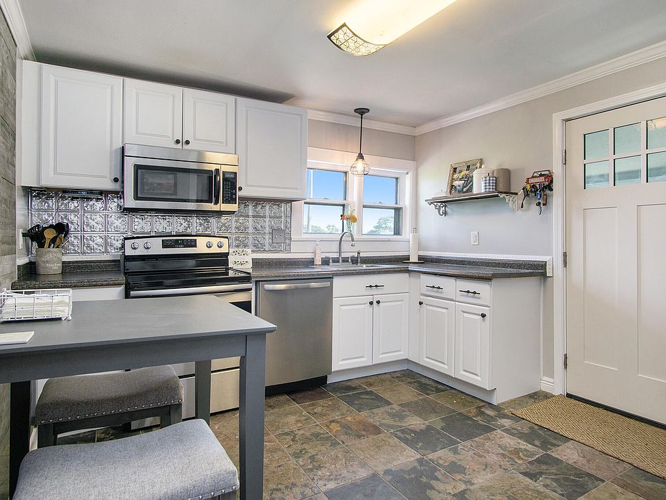 8789 Pokagon Rd, Berrien Center, MI 49102 Zillow