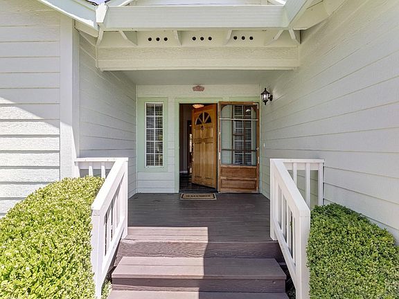4th image of 3512 Banyan Street