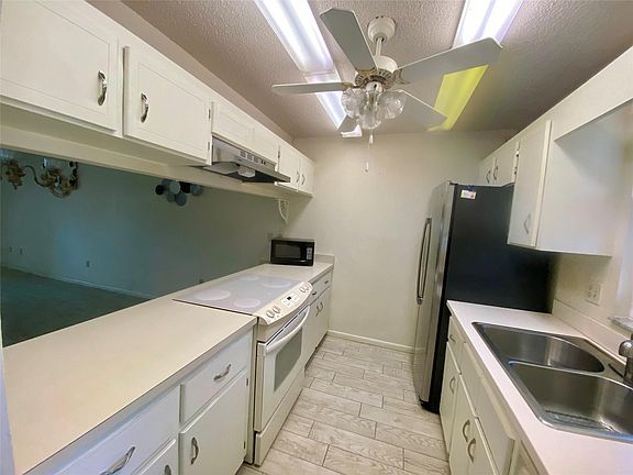 5th image of 3801 Perugia Avenue