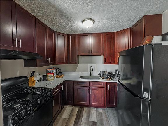 3rd image of 149 Baylor Pl