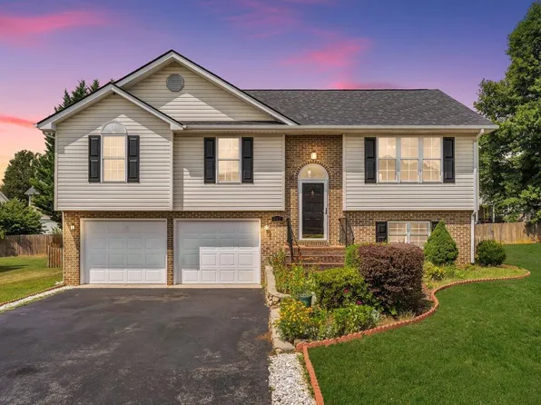912 Slusser Ln, Roanoke, VA 24019