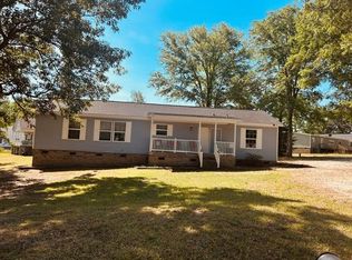 104 Quail Rd, Ninety Six, SC 29666