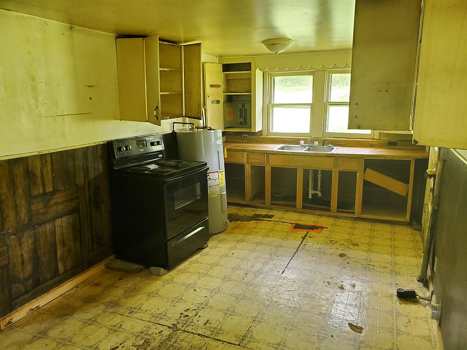 2nd image of 2044 Shaw Rd
