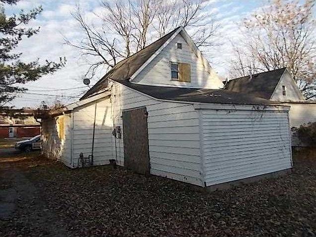 2nd image of 610 Apple St