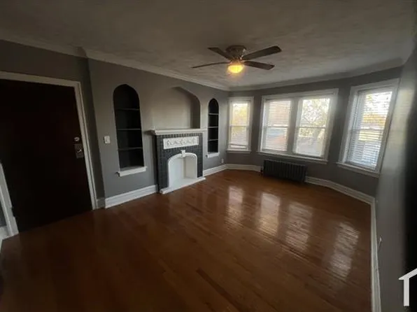 655 E 82nd St, Chicago, IL