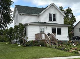 29 Temple Ave, Benton, WI 53803