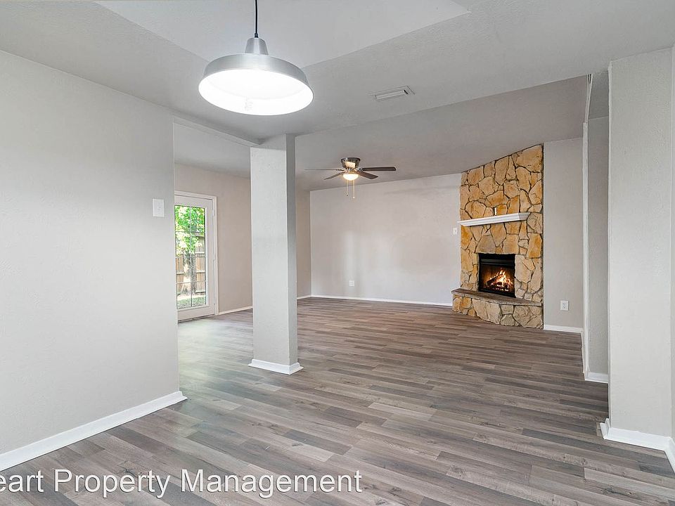 1st image of 6421 Briar Knoll Dr
