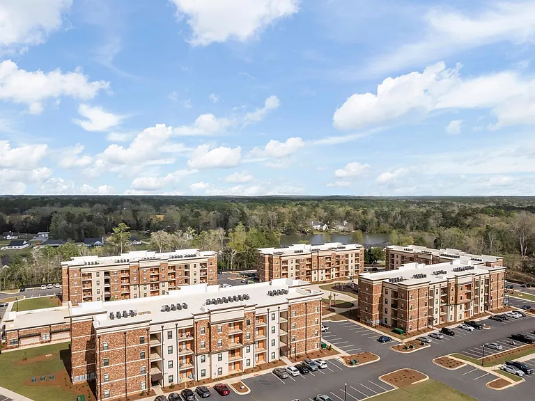 Grand Park Luxury Apartments — Photo 33