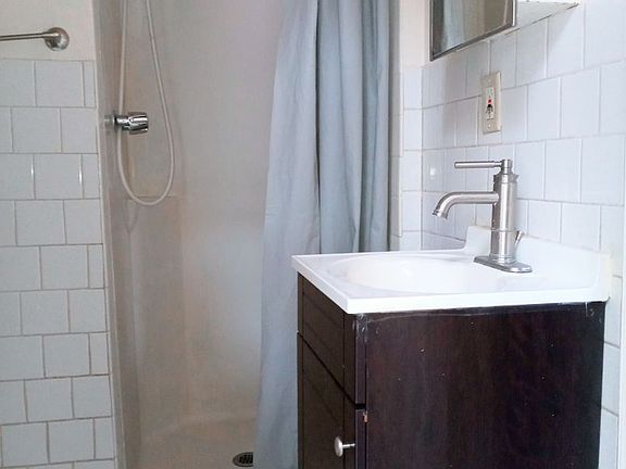 5th image of 35 N 11th St APT 3