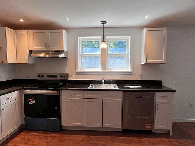 KITCHEN SINK WALL