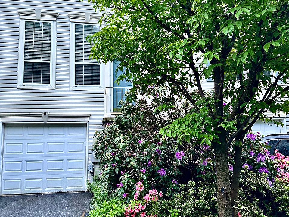 1st image of 854 N Waterford Ln