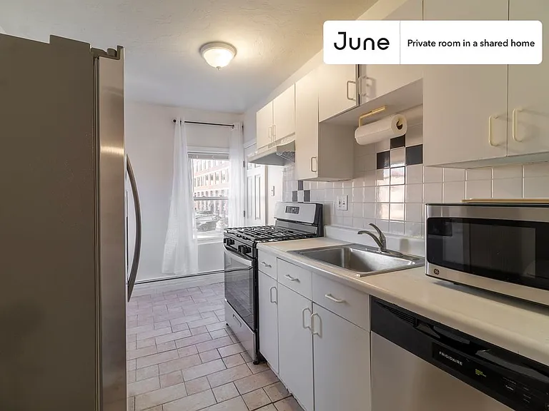 14 Bacon St #A — Photo 9