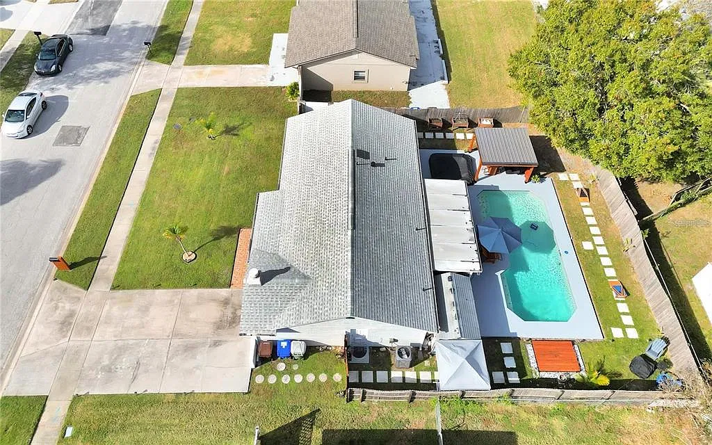 3 bed, 2.0 bath, 1272 sqft, $2,500 — Photo 4