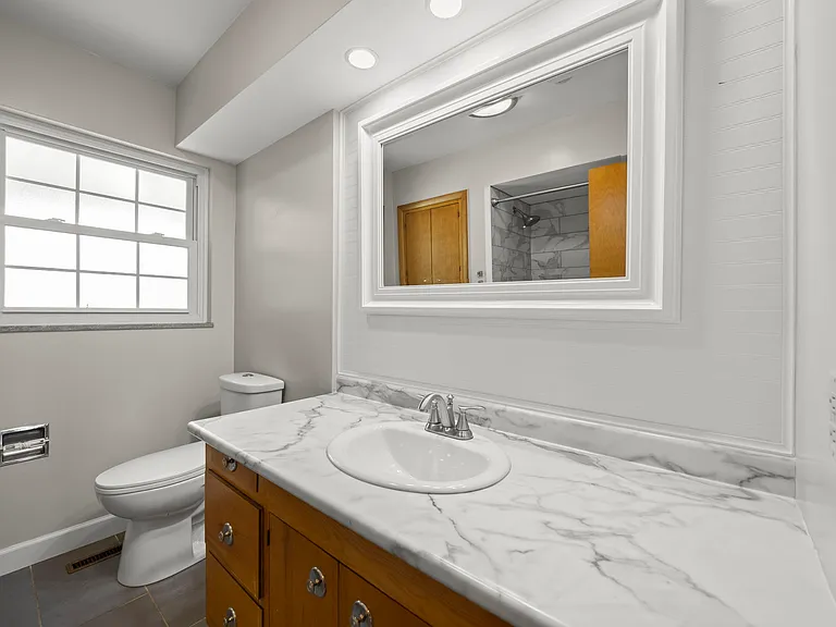 1629 Arlington Ave — Photo 30