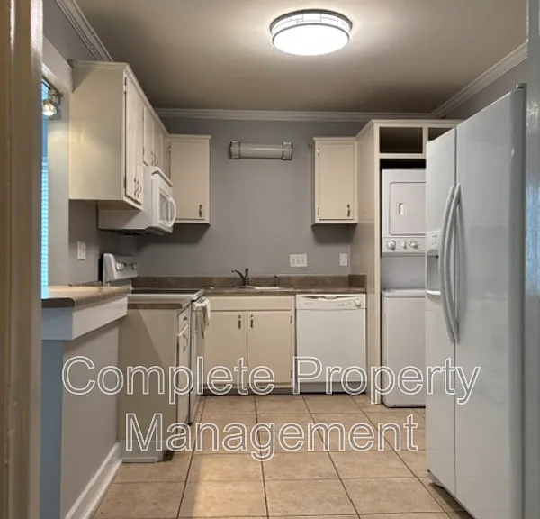 55 Hanover Cir S #206 — Photo 3