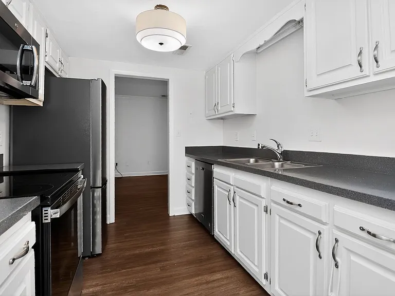 1819 Sabrina Ct — Photo 7